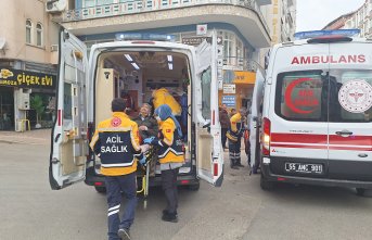 Bafra'da motosikletin çarptığı 2 kişi yaralandı