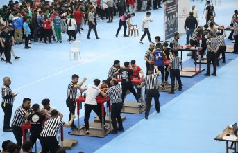 Bilek Güreşi Türkiye Şampiyonası Samsun'da devam ediyor