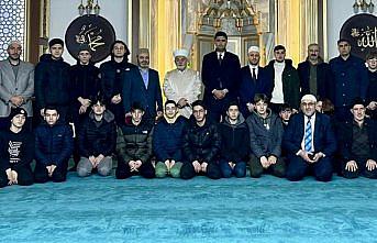 Çaykara'da depremde hayatını kaybedenler için sabah namazında dua edildi