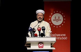 Diyanet İşleri Başkanı Erbaş, Gümüşhane'de öğrencilerle bir araya geldi: