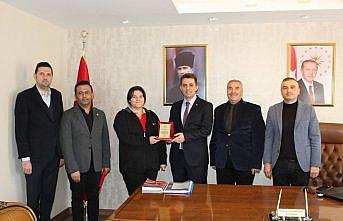 Dodurga Kaymakamı Vatansever, başarılı öğrenciyi ödüllendirdi