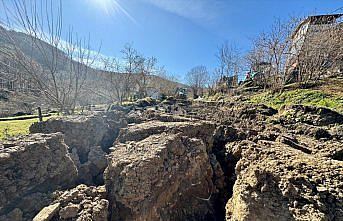 Düzce'de heyelandan zarar gören 5 ev tahliye edildi