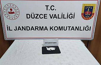 Düzce'de uyuşturucu sattığı iddia edilen şüpheli tutuklandı