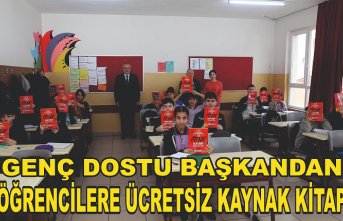 GENÇ DOSTU BAŞKANDAN ÖĞRENCİLERE ÜCRETSİZ KAYNAK KİTAP