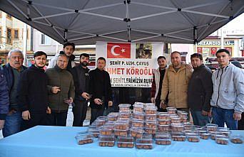 Görele'de şehitler için lokma tatlı dağıtıldı