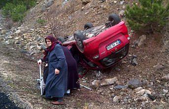 Karabük'te devrilen otomobildeki biri çocuk 3 kişi yaralandı