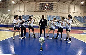 Okul Sporları Genç Kızlar Futsal Turnuvası'nda Yeşilyurt il birincisi oldu