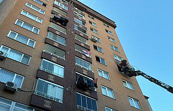 Samsun'da bir evdeki yangında 2 kişi dumandan etkilendi