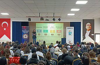 Samsun'da öğrencilere “siber suçlar“ anlatıldı