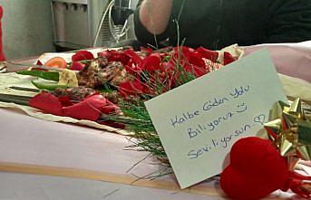 Sevgililer Günü'nde eşine “ızgara buketi“ gönderdi