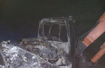 Sinop’ta yanan iş makinası itfaiye ekiplerince söndürüldü