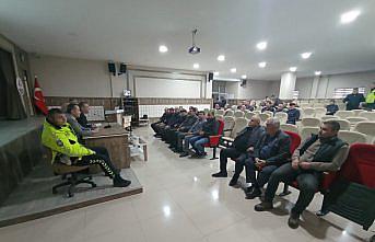 Terme'de servis sürücülerine seminer verildi