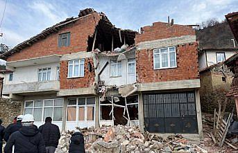TOGÜ öğretim elemanları heyelan oluşan Günebakan köyünde incelemede bulundu