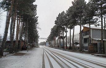 Tokat'ın Başçiftlik ilçesinde kar yağışı etkili oldu