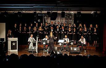 Trabzon'da “Yıldız Öğretmenler“ korosu konser verdi