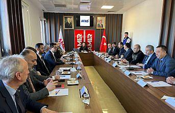 Vali Arslan, arama kurtarma ekipleriyle bir araya geldi