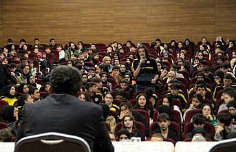 Vezirköprü Kaymakamı Özgür Kaya öğrencilerle buluştu