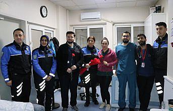 Amasya'da polisler, sağlık çalışanlarının bayramını kutladı