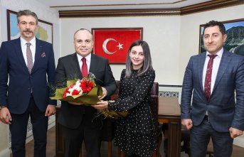 Artvin Kültür ve Turizm Müdürü Aytekin ve beraberindeki heyetten Vali Ünsal'a ziyaret