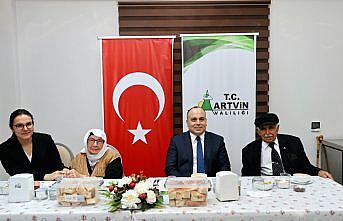 Artvin Valisi Ünsal, huzurevi sakinleriyle iftarda bir araya geldi