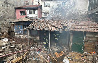 Bolu'da metruk binada çıkan yangın söndürüldü