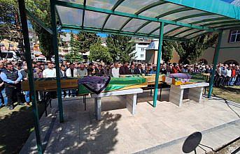 Çankırı'daki trafik kazasında ölen 4 kişinin cenazeleri Ordu'da defnedildi