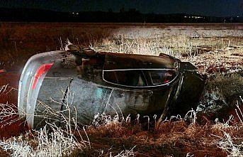 Çorum'da devrilen otomobildeki 3 kişi yaralandı