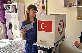 “Dünyanın en uzun boylu kadını“ oyunu kullandı