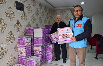 Espiye'de ihtiyaç sahibi ailelere gıda kolisi yardımında bulunuldu