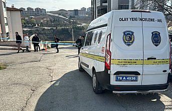 Karabük'te apartman bahçesinde kadın cesedi bulundu