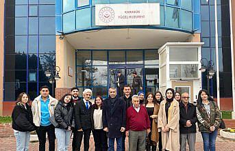 Karabük'te üniversite öğrencileri huzurevini ziyaret etti