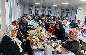 Oğuzlar Kaymakamı Turan, şehit aileleri ve gazilerle iftar yaptı