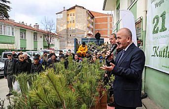 Tokat'ta 3 bin 800 fidan dağıtıldı
