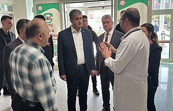 Valiler Yavuz ve Taşolar, trafik kazasında yaralanan polis memurlarını ziyaret etti