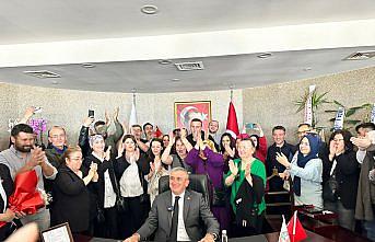 Akçakoca Belediye Başkanı Fikret Albayrak, mazbatasını aldı