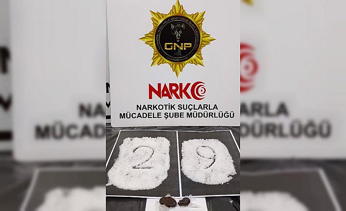Gümüşhane'de midesinde uyuşturucuyla yakalanan 2 şüpheli tutuklandı