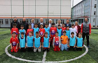 Of'ta ilkokullar arası futbol turnuvası düzenlendi