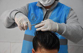 Ordu'da denetimli serbestlik yükümlüsü, öğrenci, yaşlı ve hastaları tıraş ediyor