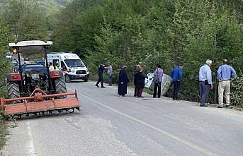 Sinop'ta devrilen otomobildeki 4 kişi yaralandı