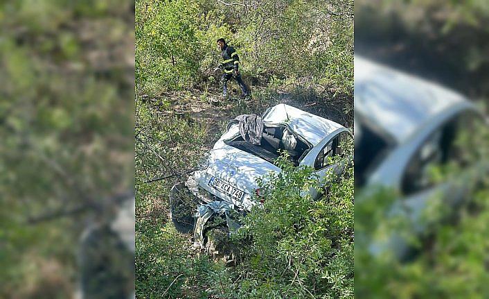 Tokat'ta devrilen otomobildeki 3 kişi yaralandı