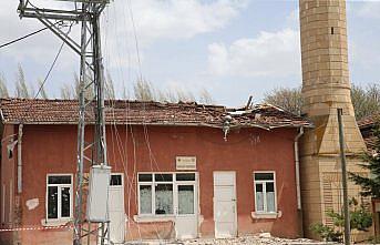 Tokat'taki depremde zarar gören minareler yıkılıyor