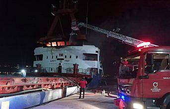 Ünye Limanı'ndaki gemide çıkan yangında 1 mürettebat dumandan etkilendi