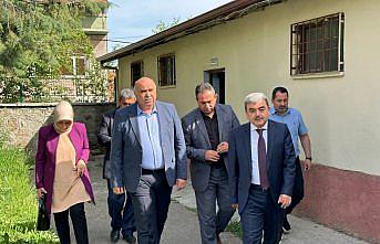 Amasya Milli Eğitim Müdürü Türkmen'den Gümüşhacıköy'de okul ziyareti