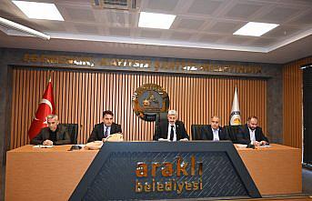 Araklı Belediye Başkanı Çebi, muhtarlarla bir araya geldi