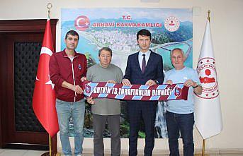 Artvin Trabzonspor Taraftarlar Derneği yöneticilerinden kaymakamlara ziyaret