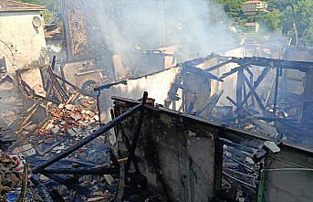 Kastamonu'da çıkan yangınlarda 3 ev kullanılamaz hale geldi