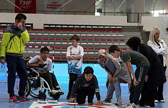Kastamonu'da özel öğrencilerin yarıştığı floor curling turnuvası başladı