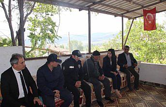 Kaymakam Erdoğan'dan şehit ailesine ziyaret