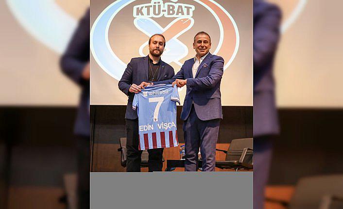 Trabzonspor Teknik Direktörü Avcı, “Spor Hayatına Bakış“ sempozyumuna katıldı: