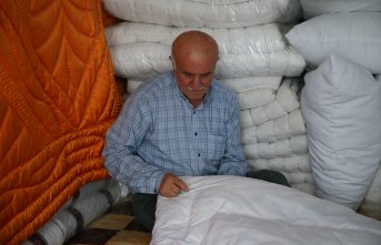 11 yaşında başladığı yorgancılığı 56 yıldır sürdürüyor